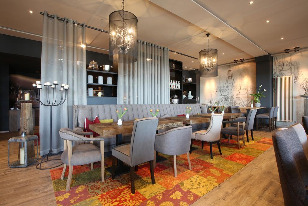 Naegler'S Fine Lounge Hotel Йострих-Винкел Екстериор снимка