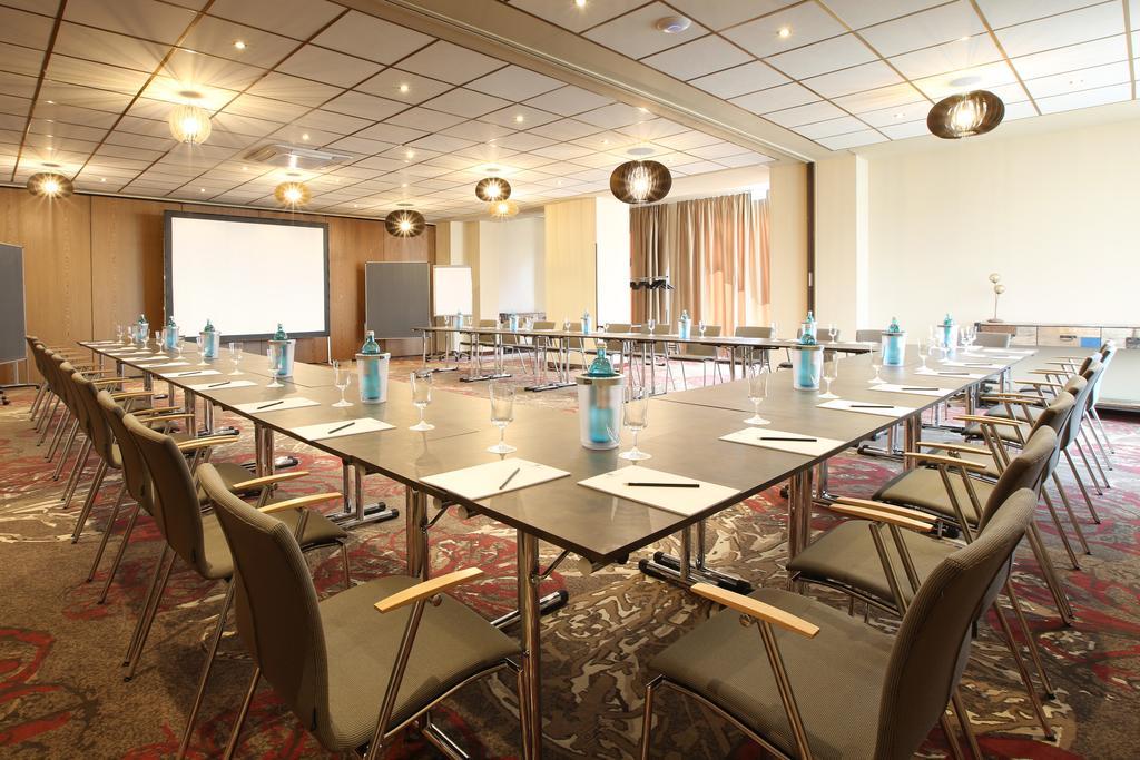 Naegler'S Fine Lounge Hotel Йострих-Винкел Екстериор снимка